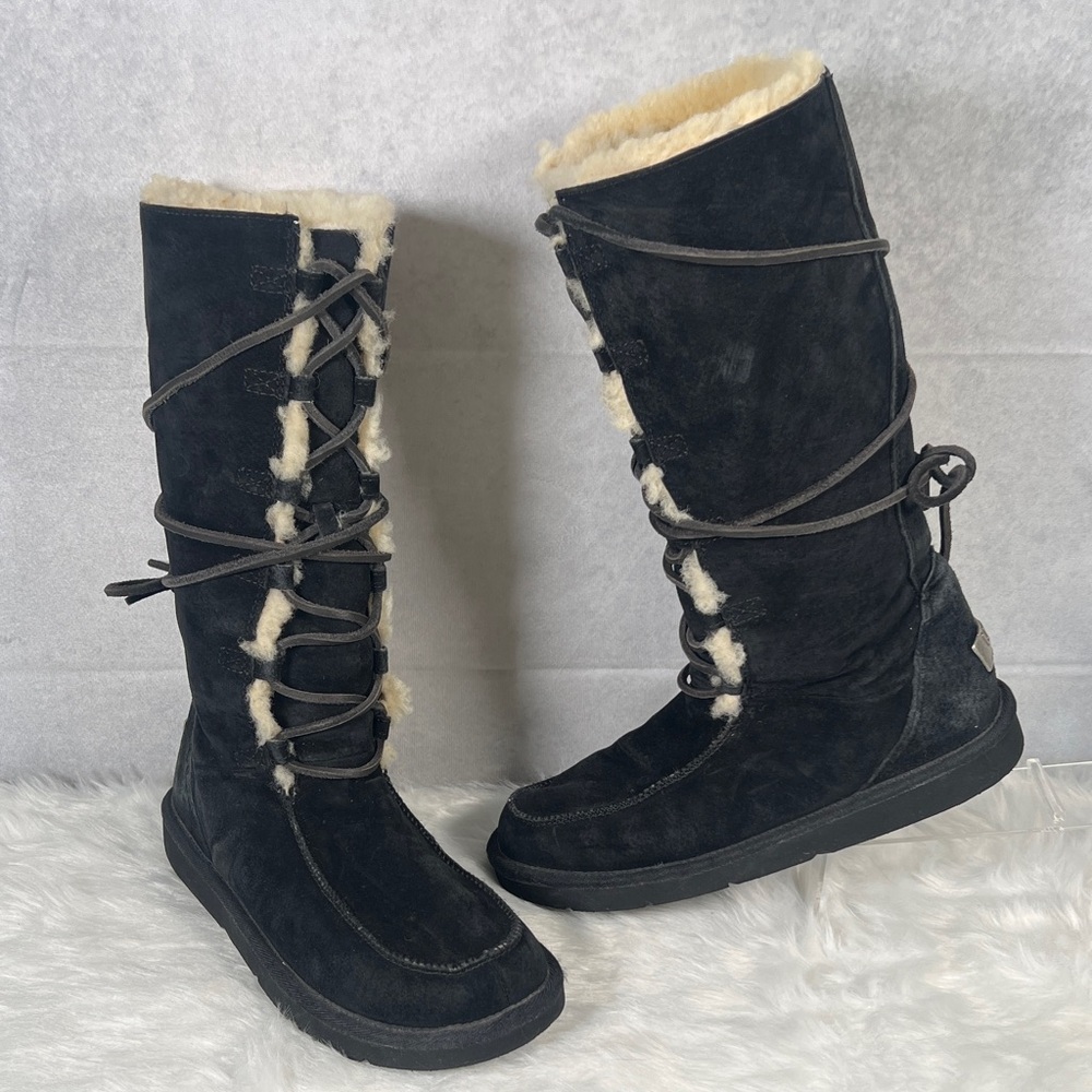 UGG uptown winter boots Size 9 - Picture 5 of 6
